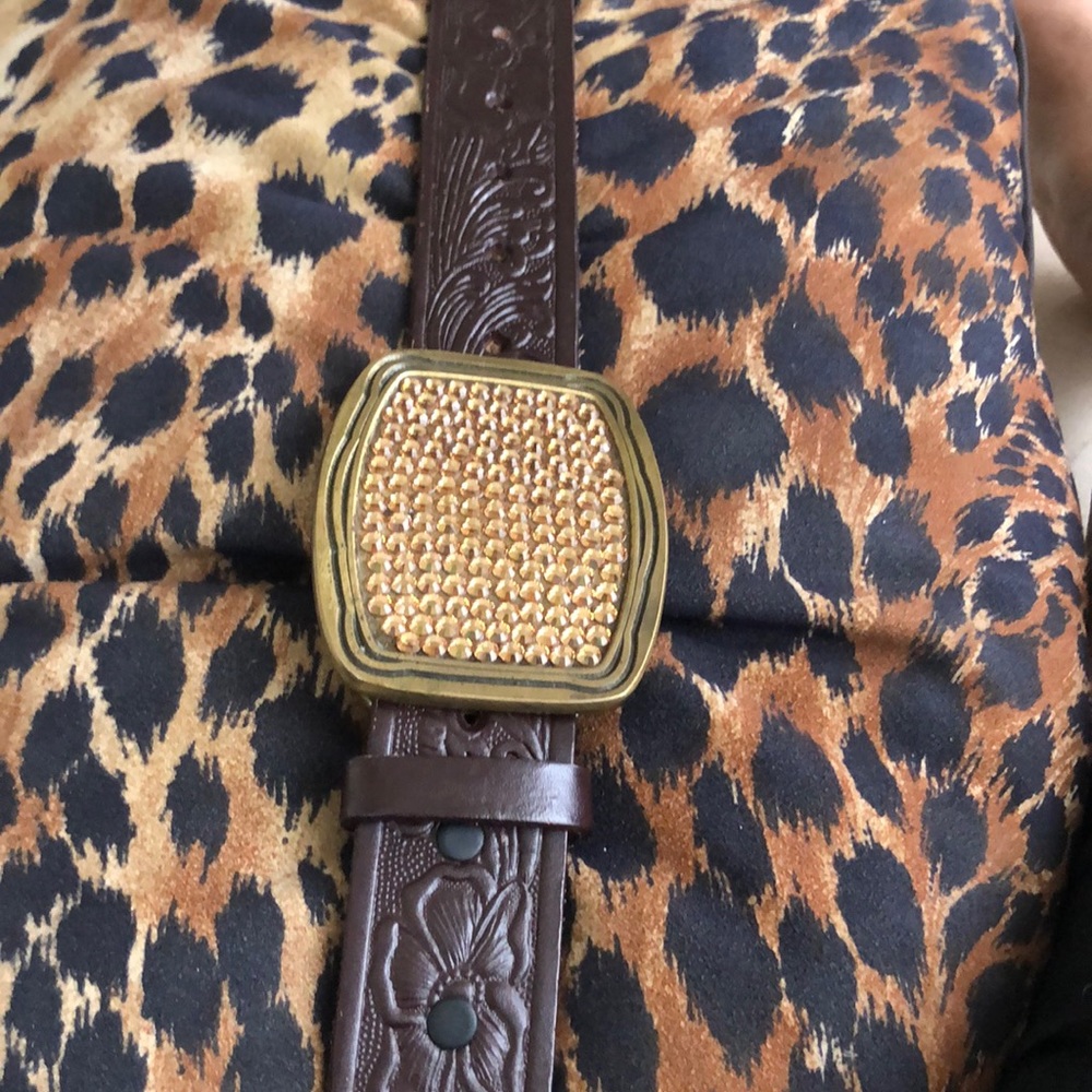 AMBER SWAROVSKI CRYSTAL BUCKLE WITH BROWN BUCKLE